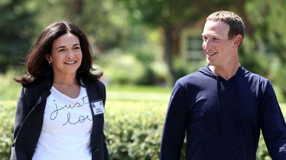 Pomohla proměnit Facebook v největší sociální síť. Teď po 14 letech končí
